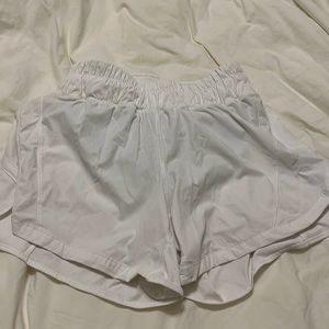 Lululemon trackers 5 inch inseam size 6